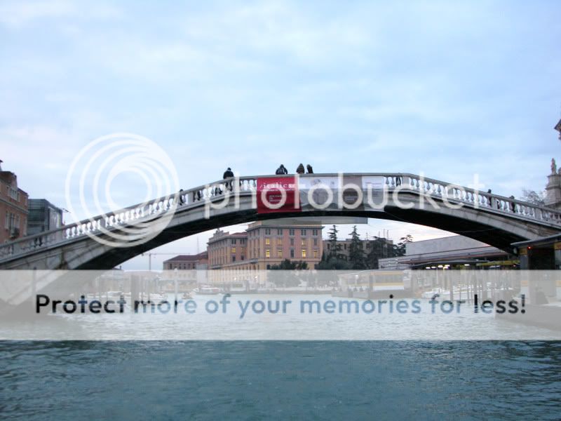 http://i472.photobucket.com/albums/rr86/romanian_spotter/Venezia%20-%20Jan%202009/V27.jpg