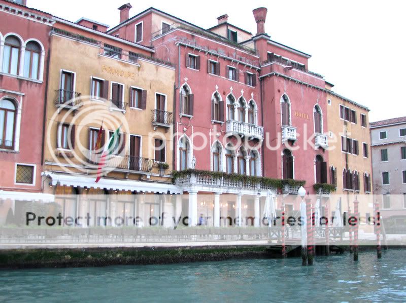http://i472.photobucket.com/albums/rr86/romanian_spotter/Venezia%20-%20Jan%202009/V28.jpg