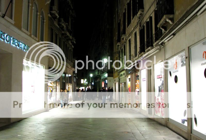 http://i472.photobucket.com/albums/rr86/romanian_spotter/Venezia%20-%20Jan%202009/V47.jpg