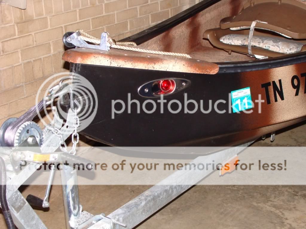 Shark Eyes and 12V Plug Dedicated To The Smallest Of Skiffs